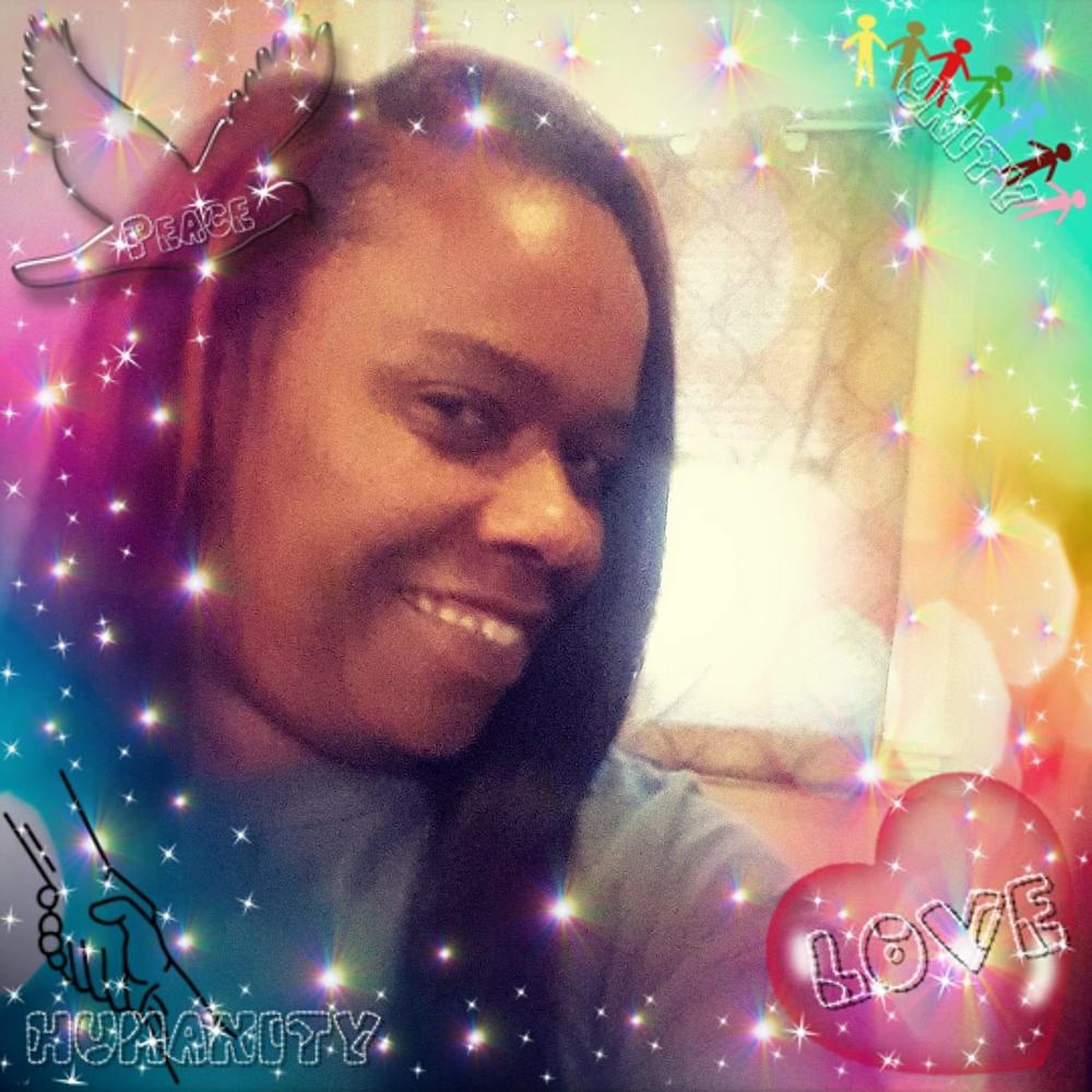 Meet your Posher, Akiya